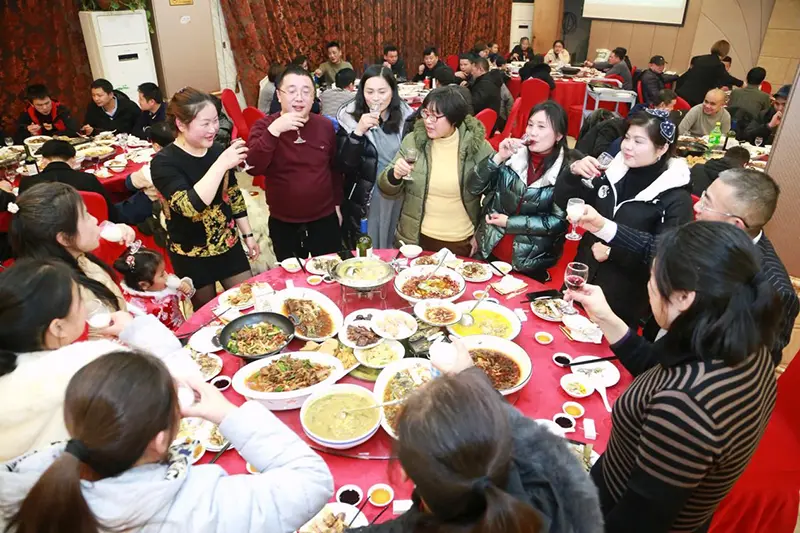 Ningbo Longerfa Hydraulic Co., Ltd. has a new company annual Spring Festival party.