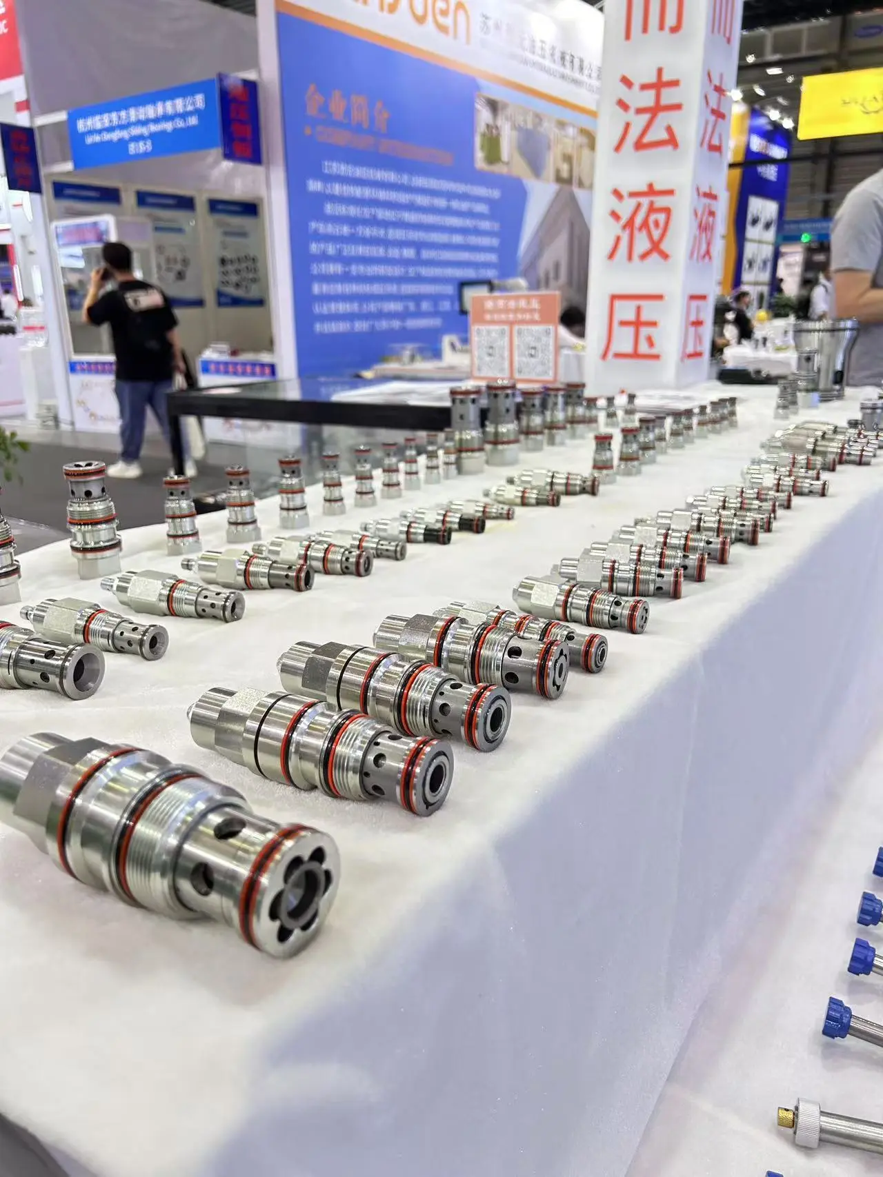 Real-world Applications of Hydraulic Cartridge Valves in Heavy-Duty Machinery